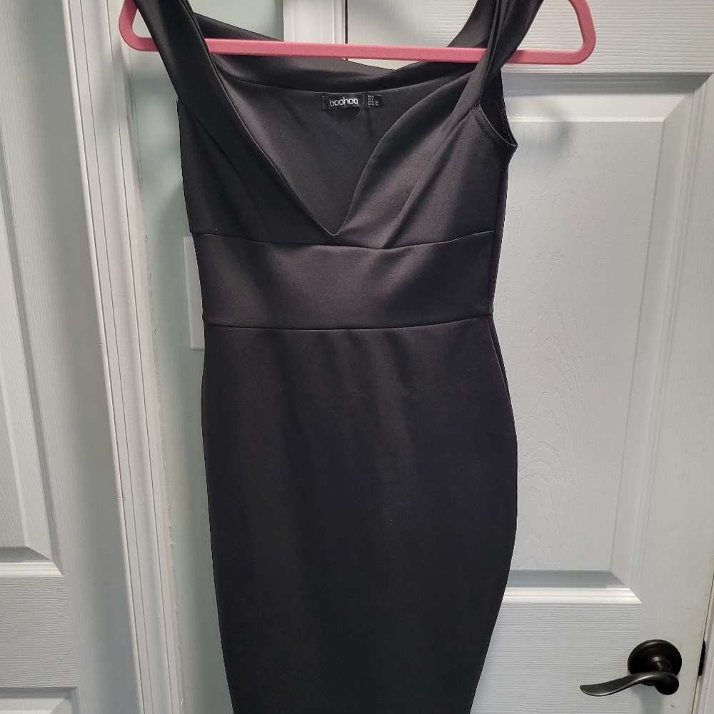Black dress .